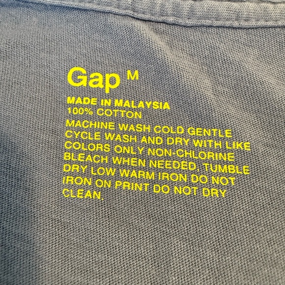 GAP two Men’s Medium V-neck tee shirts light & dark blue 100% cotton regular fit - Picture 2 of 7